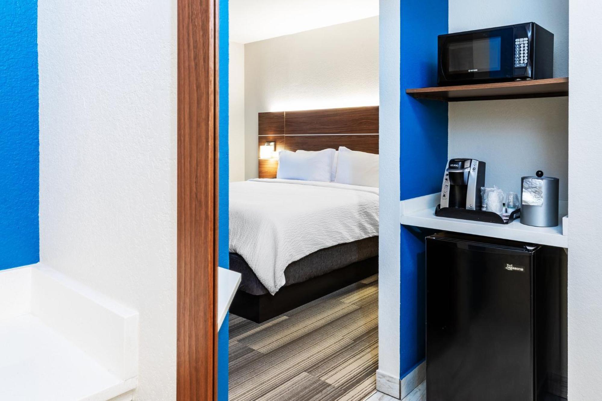 Holiday Inn Express & Suites Del Rio By Ihg Εξωτερικό φωτογραφία